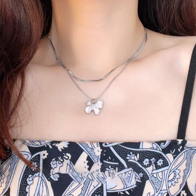 Colorful Pearl Ornamentle Beaded necklace