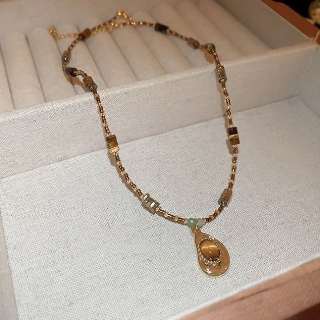 Colorful Pearl Ornamentle Beaded necklace
