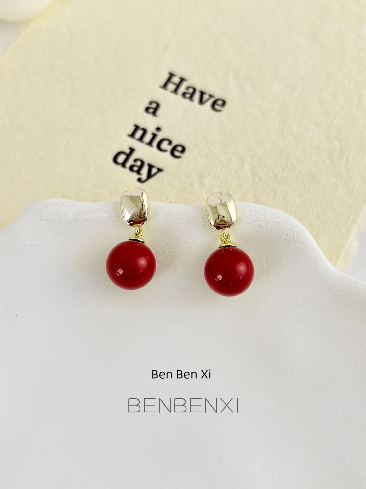 2025 New Pearl Stud Earrings Women Retro Simple and Versatile Elegant Earrings Fashion Cold Style S925 Silver Needle Earrings
