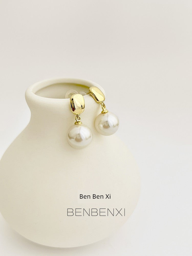 2025 New Pearl Stud Earrings Women Retro Simple and Versatile Elegant Earrings Fashion Cold Style S925 Silver Needle Earrings