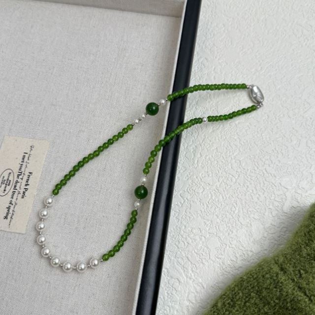 Colorful Pearl Ornamentle Beaded necklace