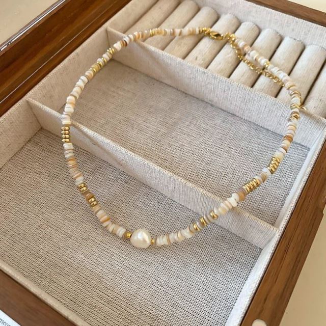 Colorful Pearl Ornamentle Beaded necklace
