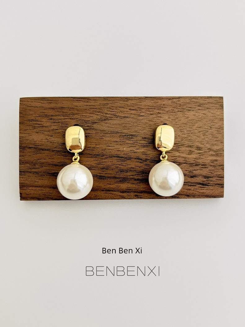 2025 New Pearl Stud Earrings Women Retro Simple and Versatile Elegant Earrings Fashion Cold Style S925 Silver Needle Earrings