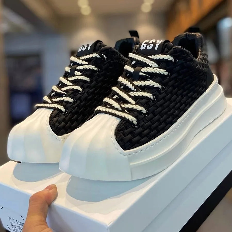Designer Striped Patchwork Breathable Shoes Man Fashion Soft Lightweight Skateboard Sneakers Retro Camel Summer Shoes Trend 2025