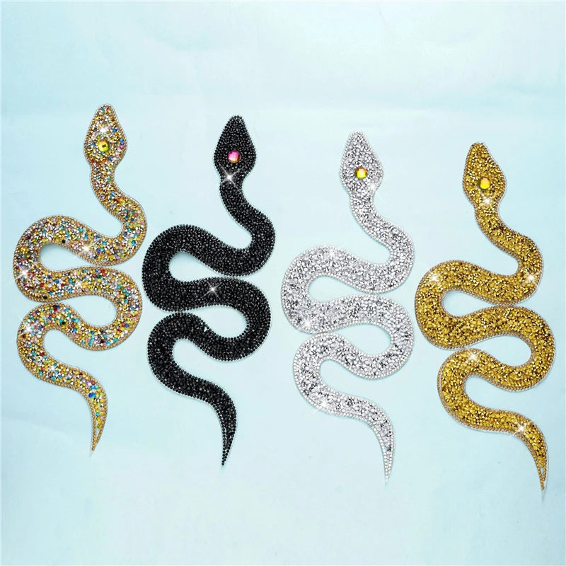 1Pcs Rhinestones Snake Embroidered Patch Iron on Sewing Crystal Applique For Jeans Clothing Decorations
